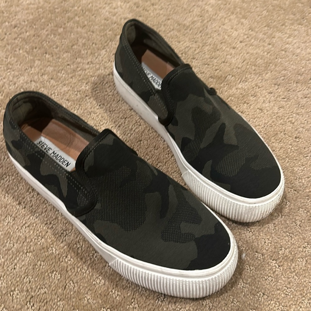 Steve Madden Platform Slip-Ons